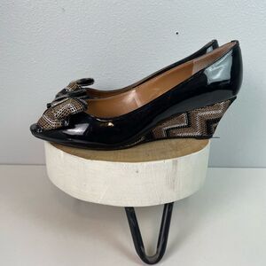 J. Renee Blare Black and Brown Patent Leather Wedge Shoes with Bow Size 8W EUC